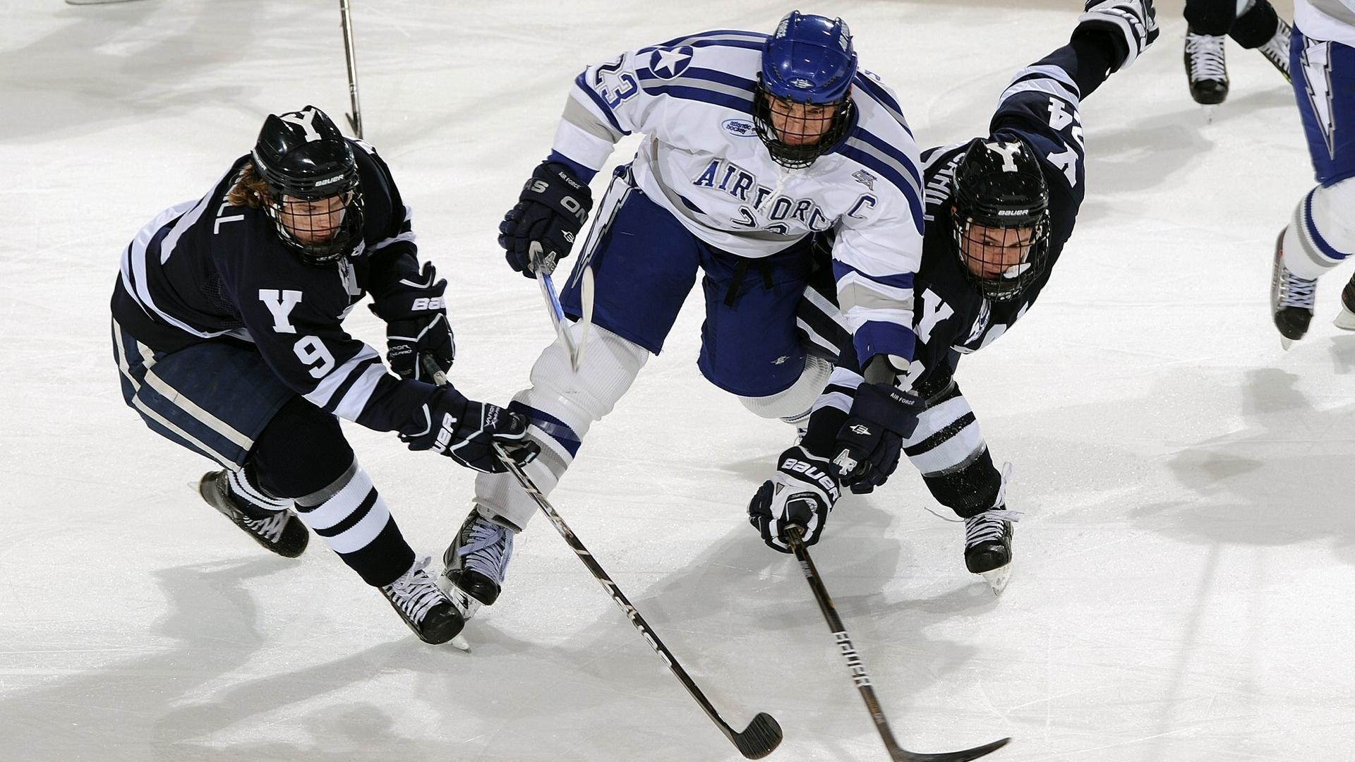 狼队新球衣遭吐槽，这难道不是换颜色的奇志队球衣？