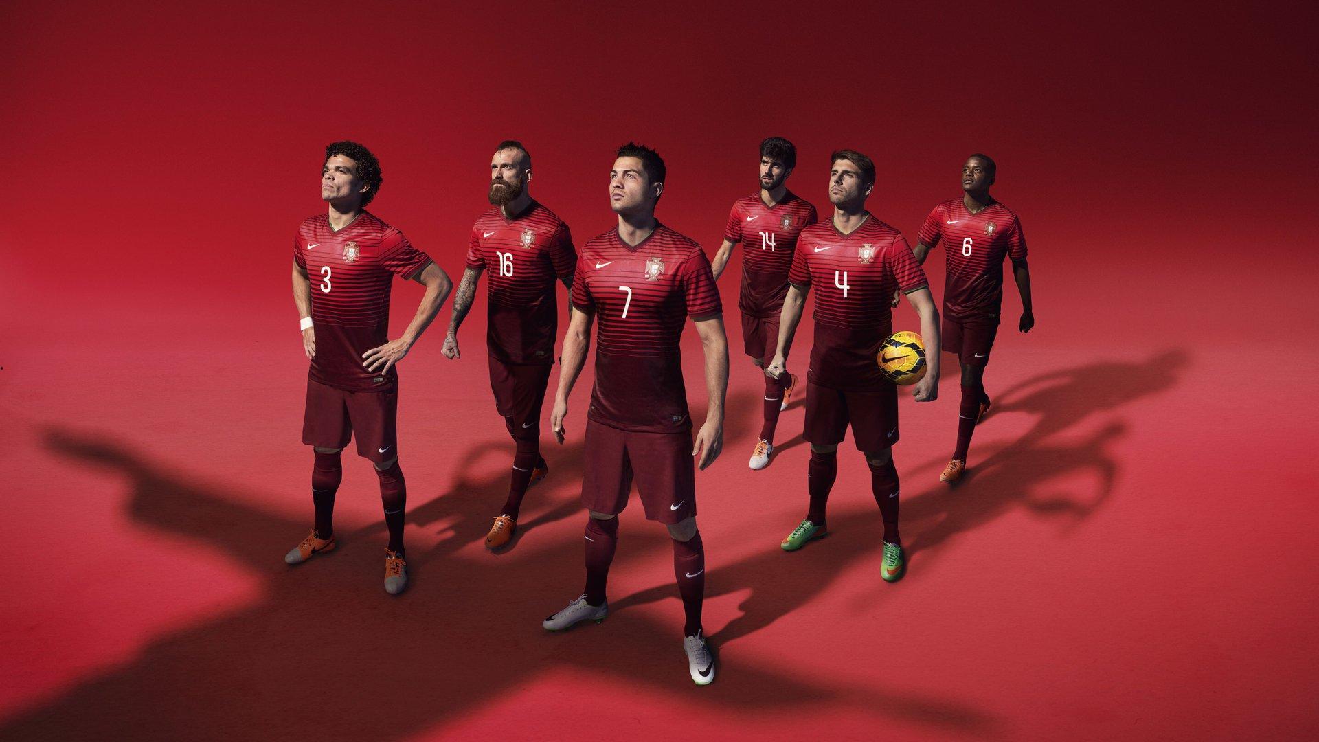 巴萨引援策略转向，放弃施洛特贝克，瞄准巴斯托尼与范德芬